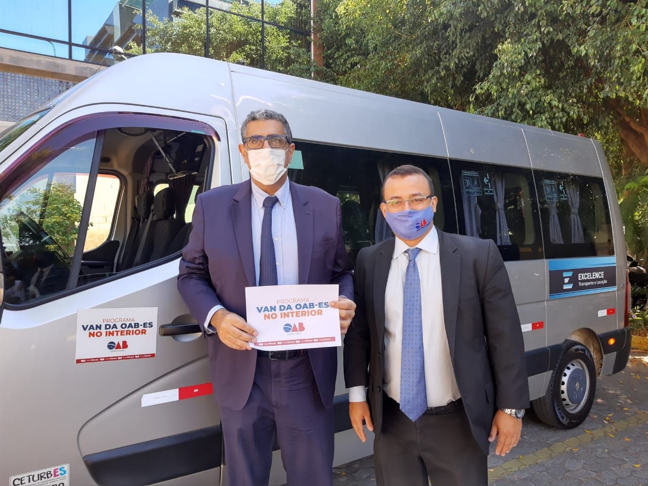 O presidente José Carlos Rizk Filho lança o serviço ao lado do presidente da Subseção de Cachoeiro, Adilio Neto