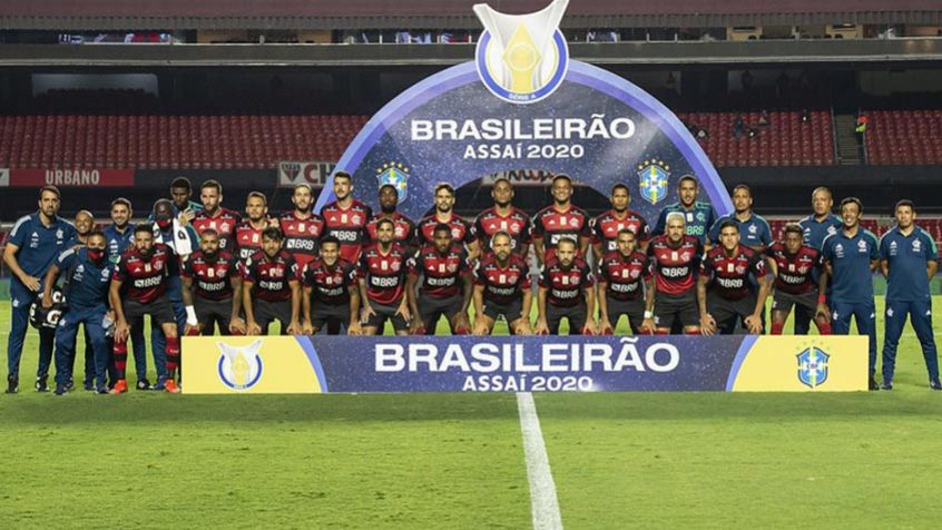 Octacampeão: o elenco do Flamengo posado no Morumbi (Foto: Alexandre Vidal / Flamengo)