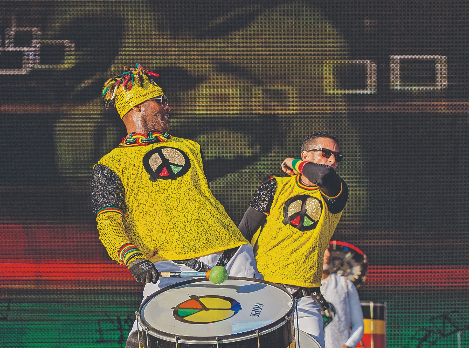 Margareth Menezes e Olodum fazem show com hits. (Foto: Divulgação/ANTONIO SIMOES /OUSAR)