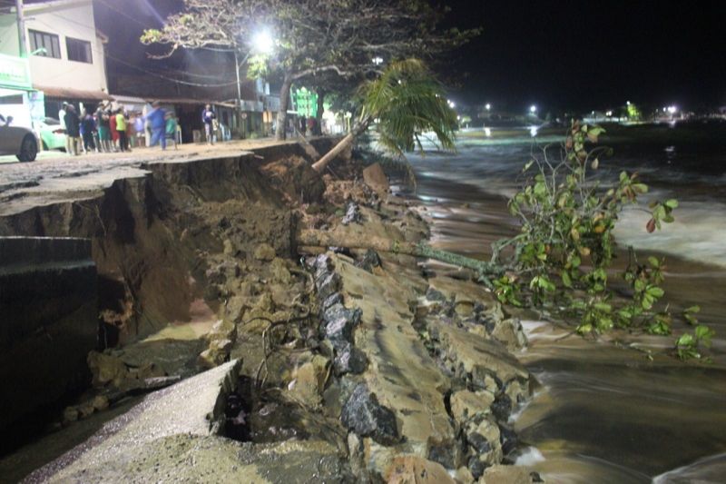 Orla de Meaípe destruída em 2017 (Foto: Roberta Bourguignon/2017)