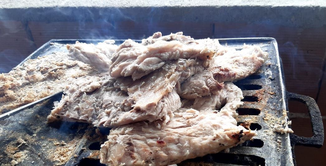 A pescaria foi no sábado (6) e no dia seguinte, Janiel fez um churrasco do peixe para 20 pessoas (Foto: Acervo Pessoal)