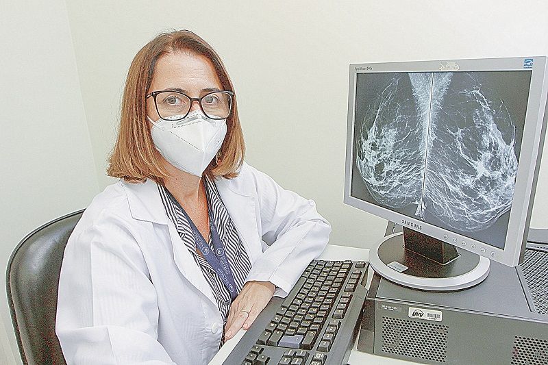 A médica Neuzimar Rodolfo diz que a queda na procura pelo exame preocupa, já que o câncer pode até matar (Foto: Dayana Souza/AT)