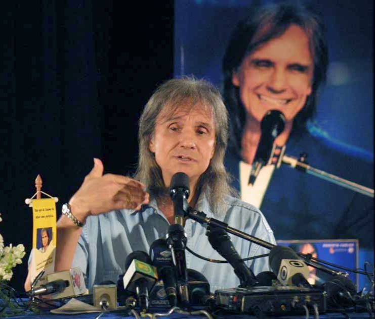 Roberto Carlos decide adiar shows por causa da pandemia (Foto: Reprodução/Facebook)