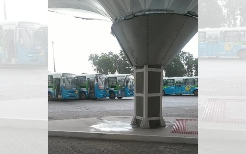 Terminal de Itaparica volta a apresentar goteiras (Foto: Reprodução de vídeo)