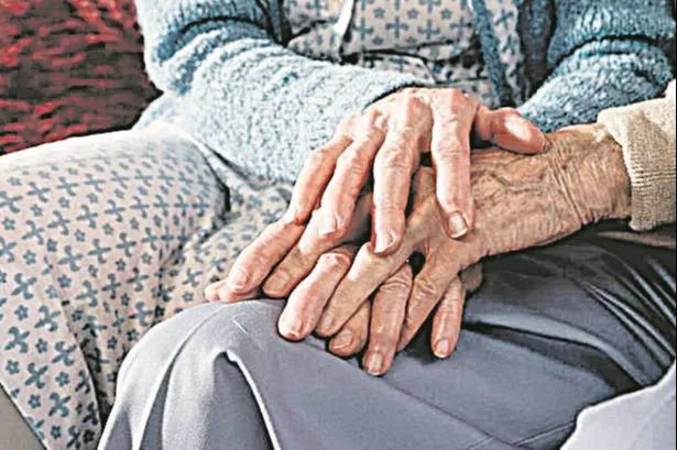 Casal de idosos: sustento