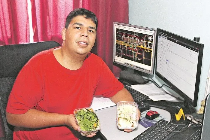 Mesmo  trabalhando  em casa, o engenheiro mecânico Wallace Siqueira Machado, 28 anos, tem a rotina bastante corrida