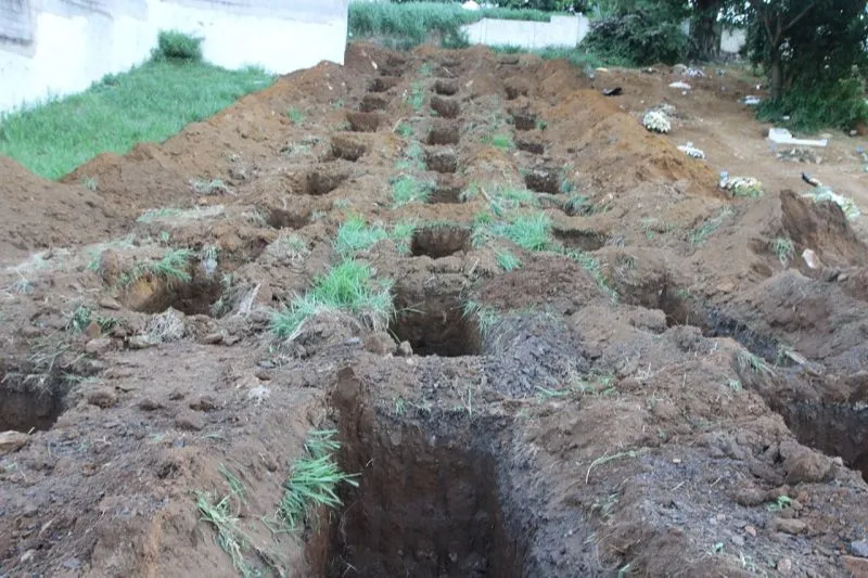 Imagem ilustrativa da imagem Mortes por Covid aumentam e mais covas são abertas em cemitério de Vitória