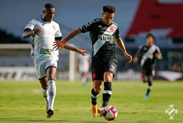 Vasco e Botafogo se enfrentaram neste domingo