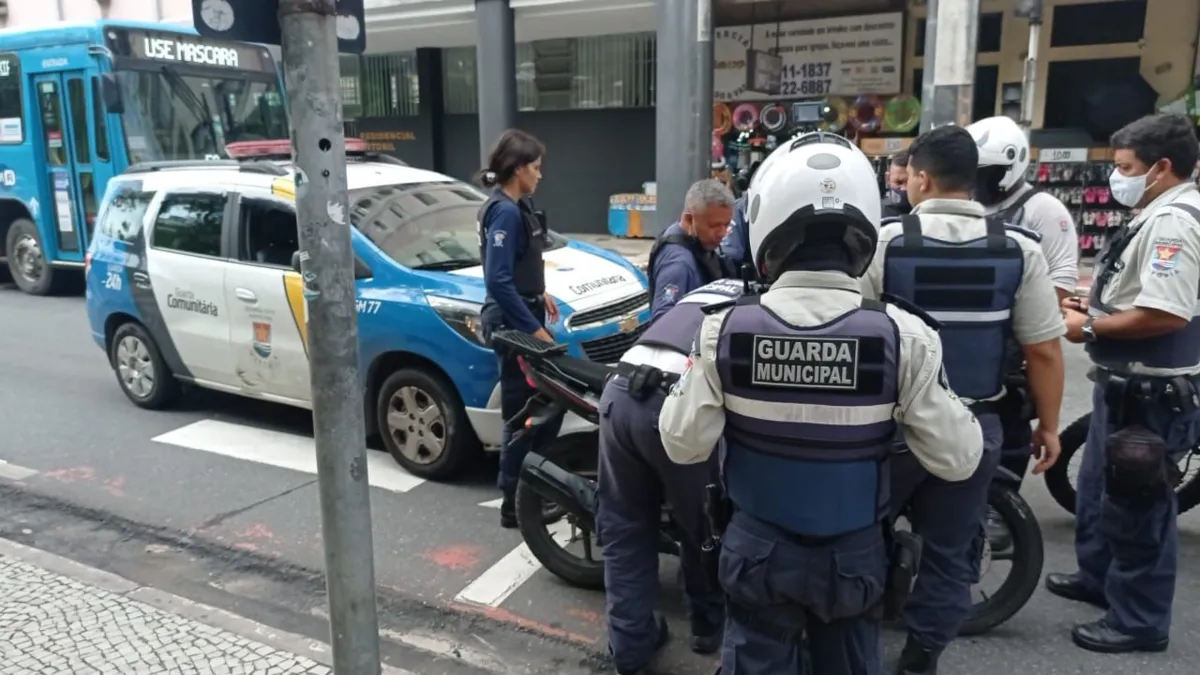 Imagem ilustrativa da imagem Moto de guarda é roubada e adolescentes são detidos em Vitória