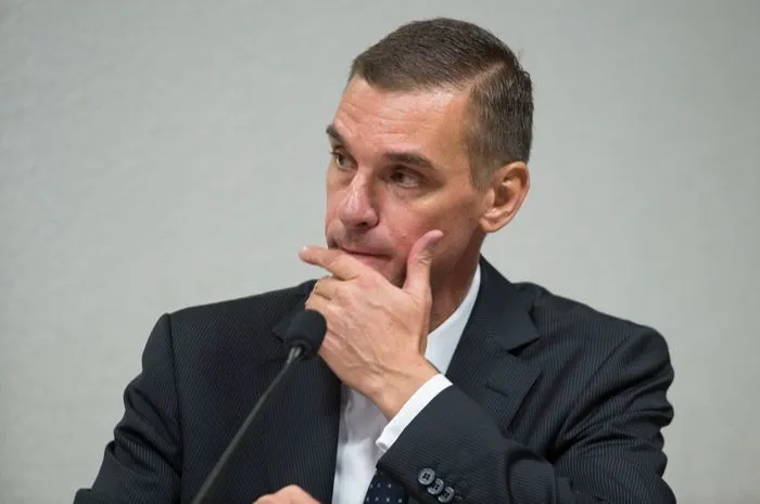 Imagem ilustrativa da imagem André Brandão entrega pedido de renúncia ao cargo de presidente do Banco do Brasil