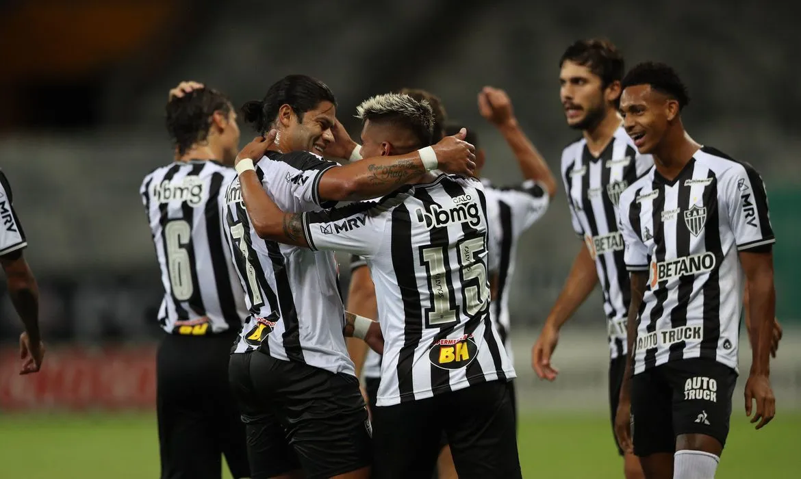 Imagem ilustrativa da imagem Na estreia de Hulk, Atlético goleia Uberlândia e vira líder do Mineiro