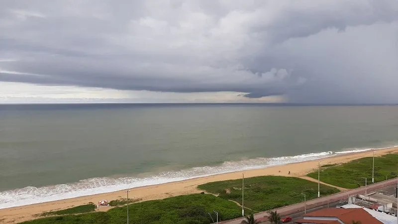 Imagem ilustrativa da imagem Frente fria chega ao Estado com chuva e queda de temperaturas neste feriado