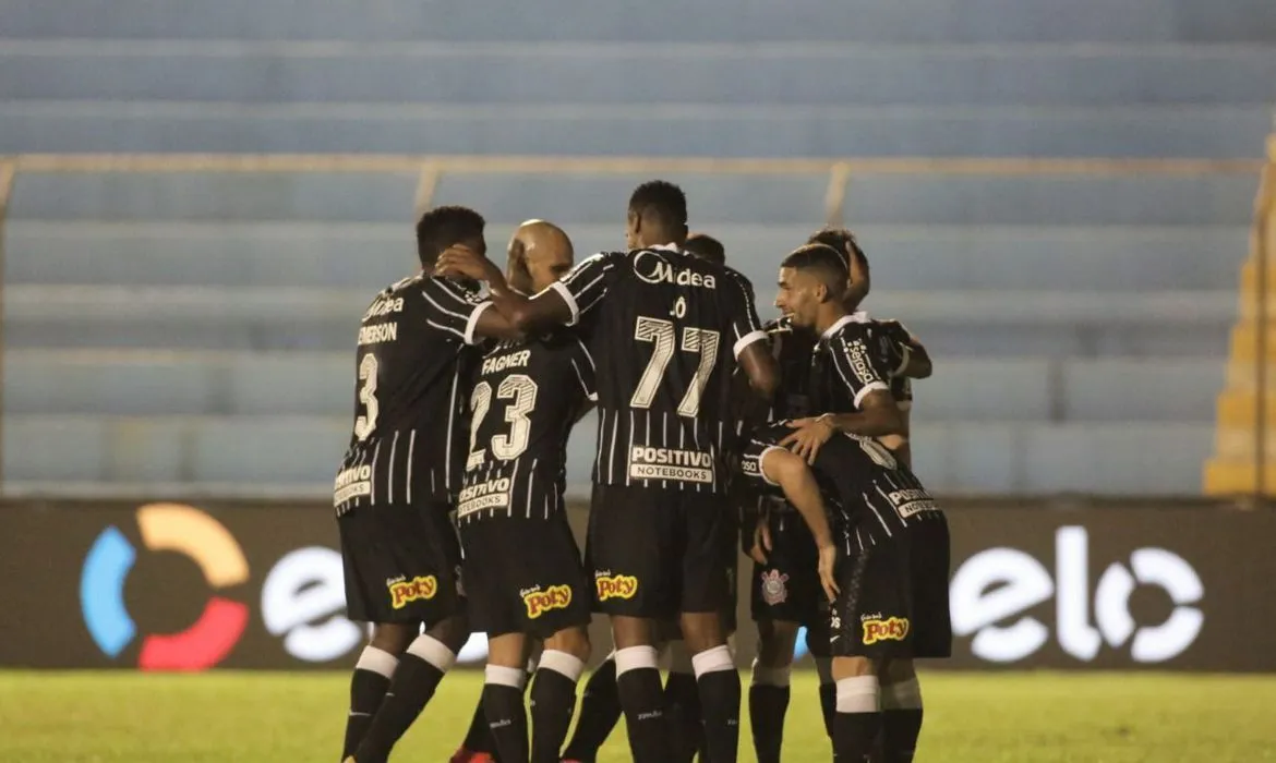 Imagem ilustrativa da imagem Corinthians volta aos treinos e Vagner Mancini ganha opções para armar o ataque