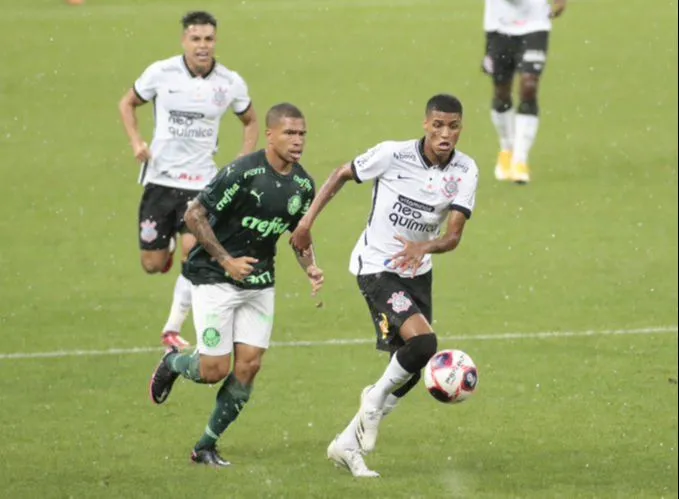 Imagem ilustrativa da imagem Palmeiras e Corinthians empatam no primeiro clássico do Paulistão