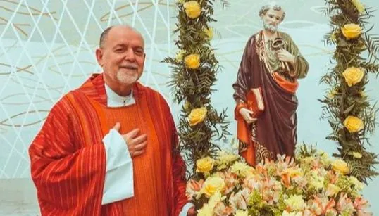 Imagem ilustrativa da imagem Com covid, padre da Grande Vitória é transferido para Colatina