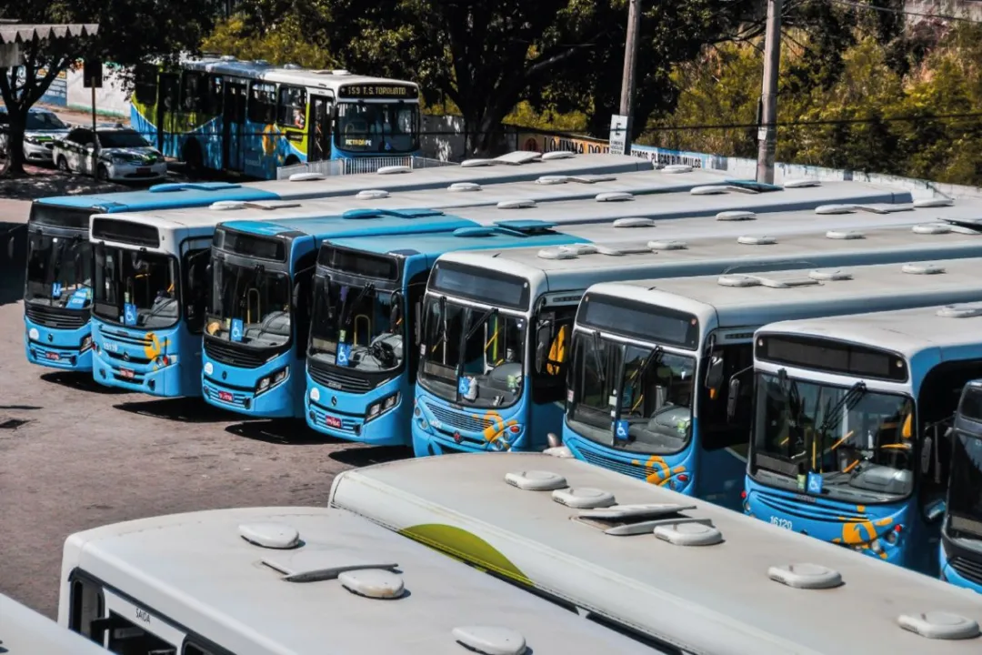 Imagem ilustrativa da imagem Condomínios devem organizar transporte dos empregados