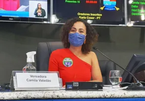 Imagem ilustrativa da imagem VÍDEO | No Dia da Mulher, vereador critica roupa de vereadora durante sessão