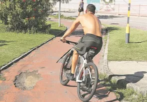 Imagem ilustrativa da imagem Ciclovia cheia de buracos
