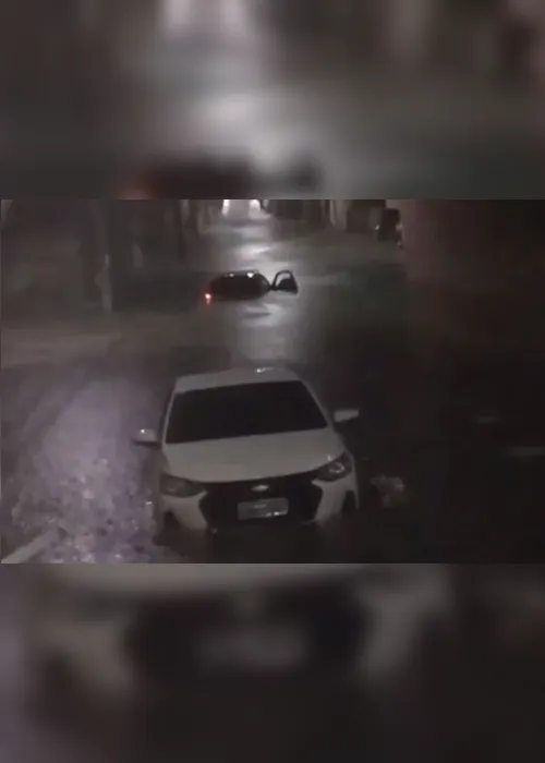 Imagem ilustrativa da imagem Serra registra 181 mm de chuva em noite marcada por alagamentos e destruição