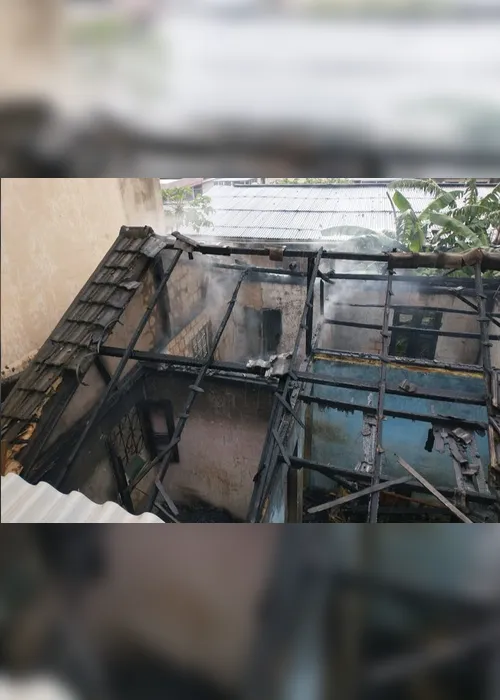 Imagem ilustrativa da imagem Casa pega fogo após morador deixar vela acesa em Cariacica