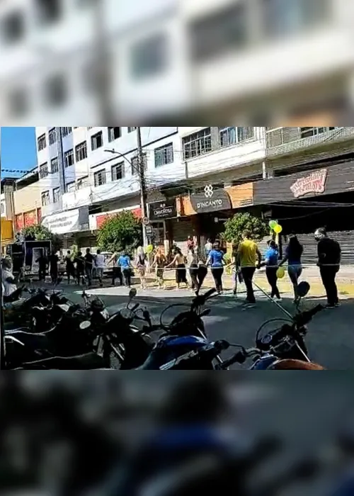 Imagem ilustrativa da imagem Comerciantes protestam contra fechamento de comércio durante quarentena