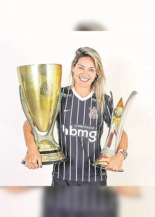 Imagem ilustrativa da imagem "Já tive de lutar contra o preconceito no futebol", diz capixaba eleita craque do Brasileirão