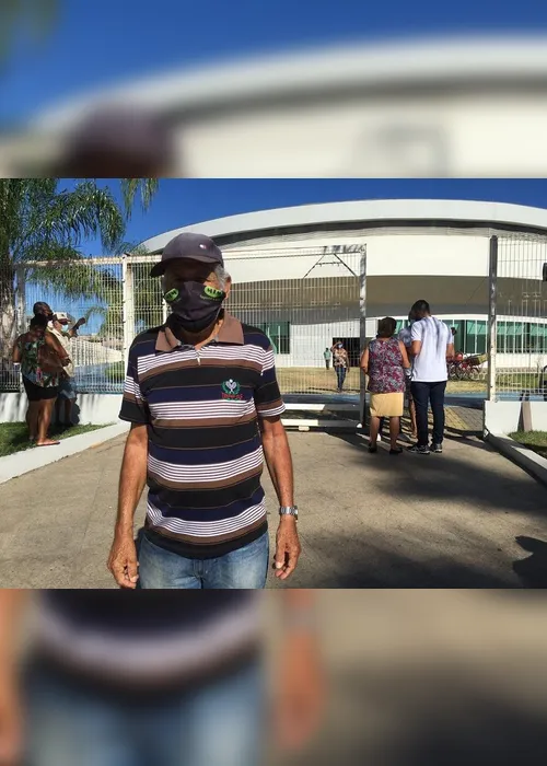 Imagem ilustrativa da imagem Aposentado de 77 anos enfrenta fila 3 vezes e não consegue vacina em Guarapari