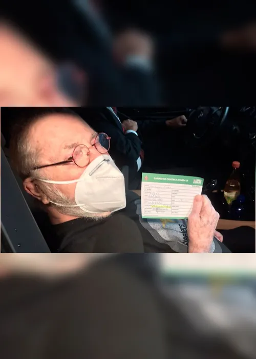 Imagem ilustrativa da imagem Jô Soares recebe a primeira dose da vacina contra covid-19