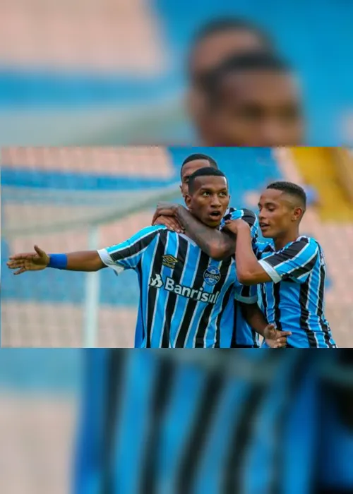 Imagem ilustrativa da imagem Após simular dois pênaltis e ser expulso, atacante pode ser punido no Grêmio