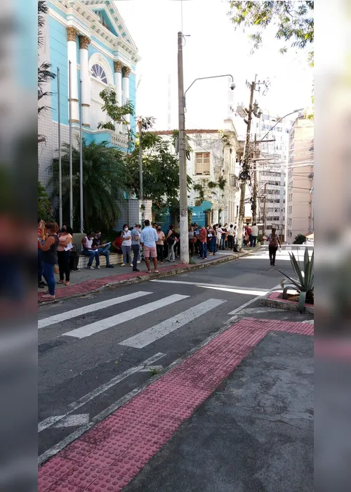 Imagem ilustrativa da imagem Profissionais da saúde enfrentam fila para não pagar taxa de sindicato