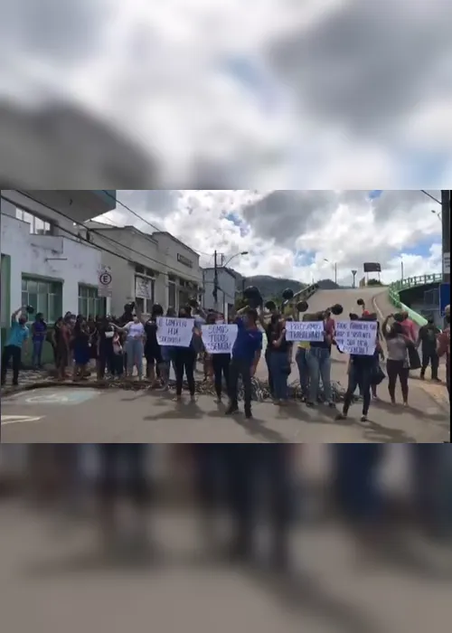 Imagem ilustrativa da imagem Mais protestos contra fechamento de lojas em segundo dia de quarentena
