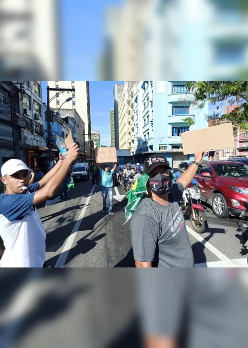 Imagem ilustrativa da imagem Manifestantes protestam contra quarentena em frente ao Palácio Anchieta