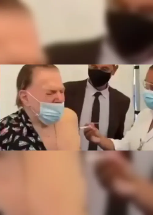 Imagem ilustrativa da imagem Silvio Santos, Chico Buarque e Ary Fontoura tomam 2ª dose da vacina contra Covid