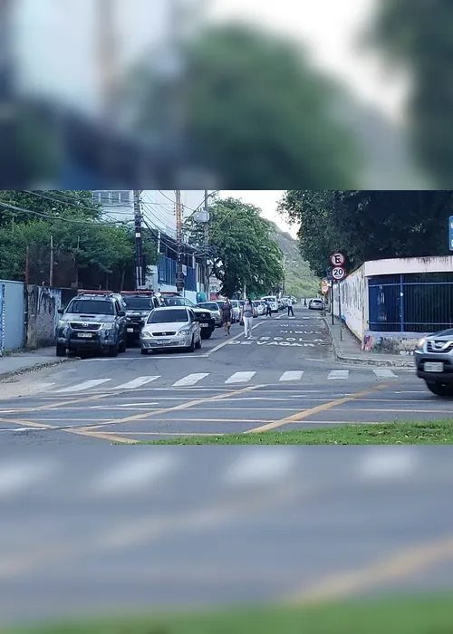 Imagem ilustrativa da imagem Bandidos tentam incendiar ônibus e trocam tiros com a PM em Vitória
