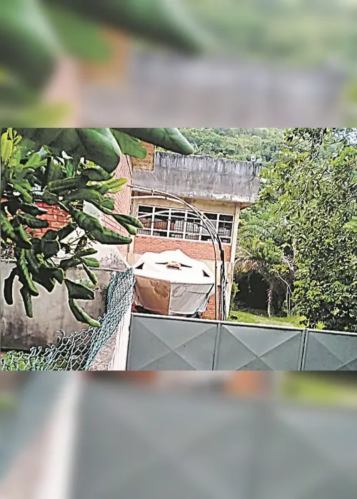 
          Imagem ilustrativa da imagem Veículos deixados ao relento
          