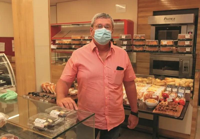 Domingos Nicolau, no ramo de padaria há 37 anos, disse que nunca fechou a padaria