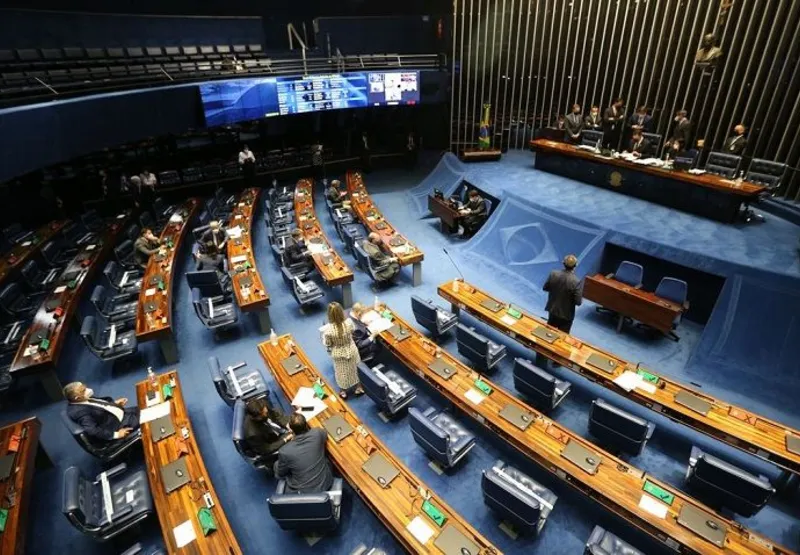 Sessão semipresencial no Senado