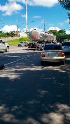 Atropelamento aconteceu próximo a um viaduto (Foto: Reprodução / Redes Sociais)