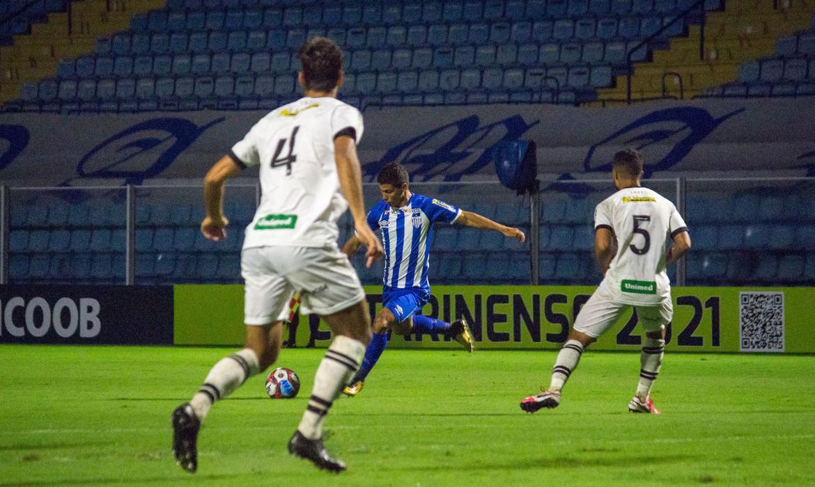 O Leão superou o rival por 1 a 0 na Ressacada e assumiu a liderança da competição (Foto: André Palma Ribeiro/ Avaí FC/ Divulgação)
