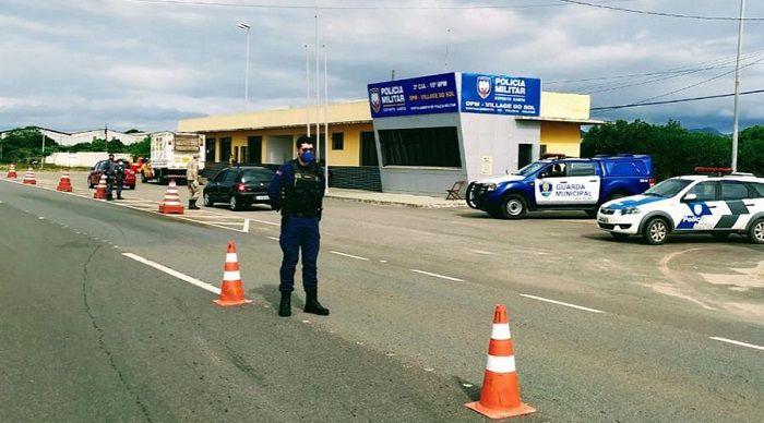 Agente da Guarda Municipal na Rodovia do Sol (Foto: Divulgação Prefeitura Municipal de Vila Velha)