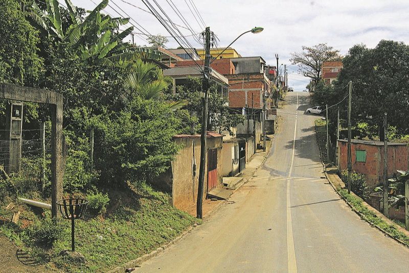 Vista da rua Altiva da Silva Bressiane, no bairro Primavera, em Viana. (Foto: Kadidja Fernandes/AT)