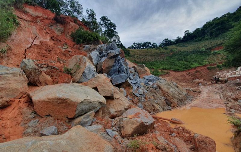 Trecho da rodovia ES 379, entre Muniz Freire e Castelo (Foto: Divulgação/DER-ES)