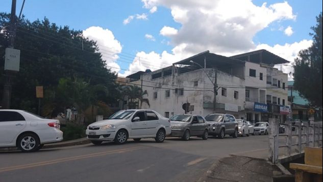 Com medo de lockdown, moradores de cidade capixaba fazem fila em postos de gasolina (Foto: Reprodução/Vídeo)