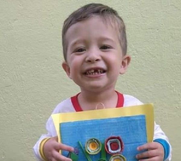 O menino morreu na madrugada desta quarta-feira (10) por complicações causadas pela covid-19 enquanto esperava uma vaga na UTI para tratar a doença (Foto: Acervo Pessoal)