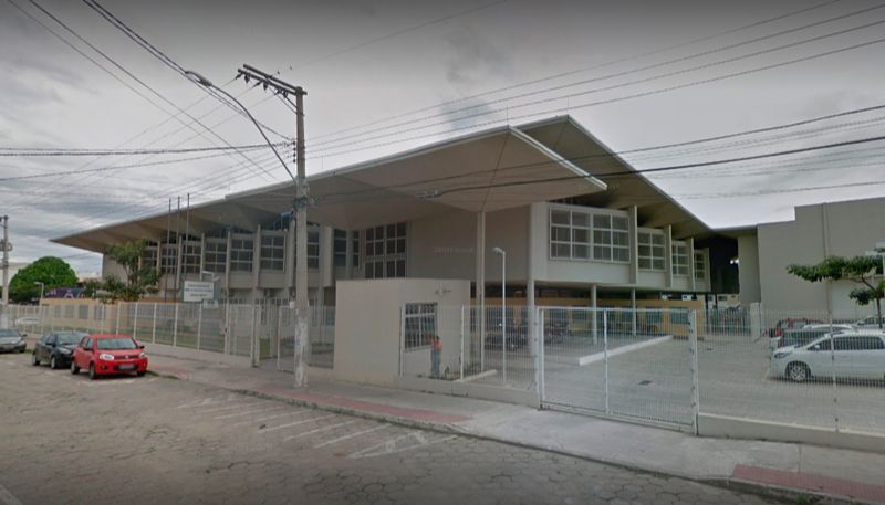 Escola Estadual Emir de Macedo Gomes, em Linhares (Foto: Reprodução / Google Street View)