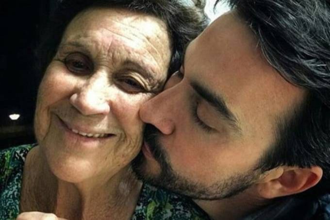 Padre Fábio de Melo e a mãe Ana Maria Melo Silva, que tinha 83 anos. (Foto: Reprodução / Instagram)