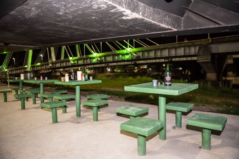 Festa clandestina acontecia embaixo da Ponte da Passagem (Foto: Jansen Lube/ PMV)