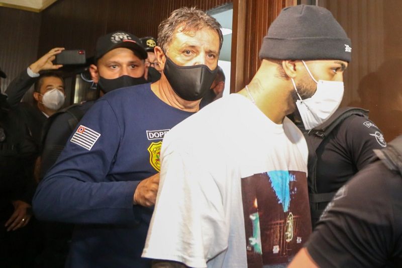 Atleta foi flagrado em cassino clandestino e teve que prestar esclarecimentos na delegacia. (Foto: Divulgação/Twitter @77_frota)