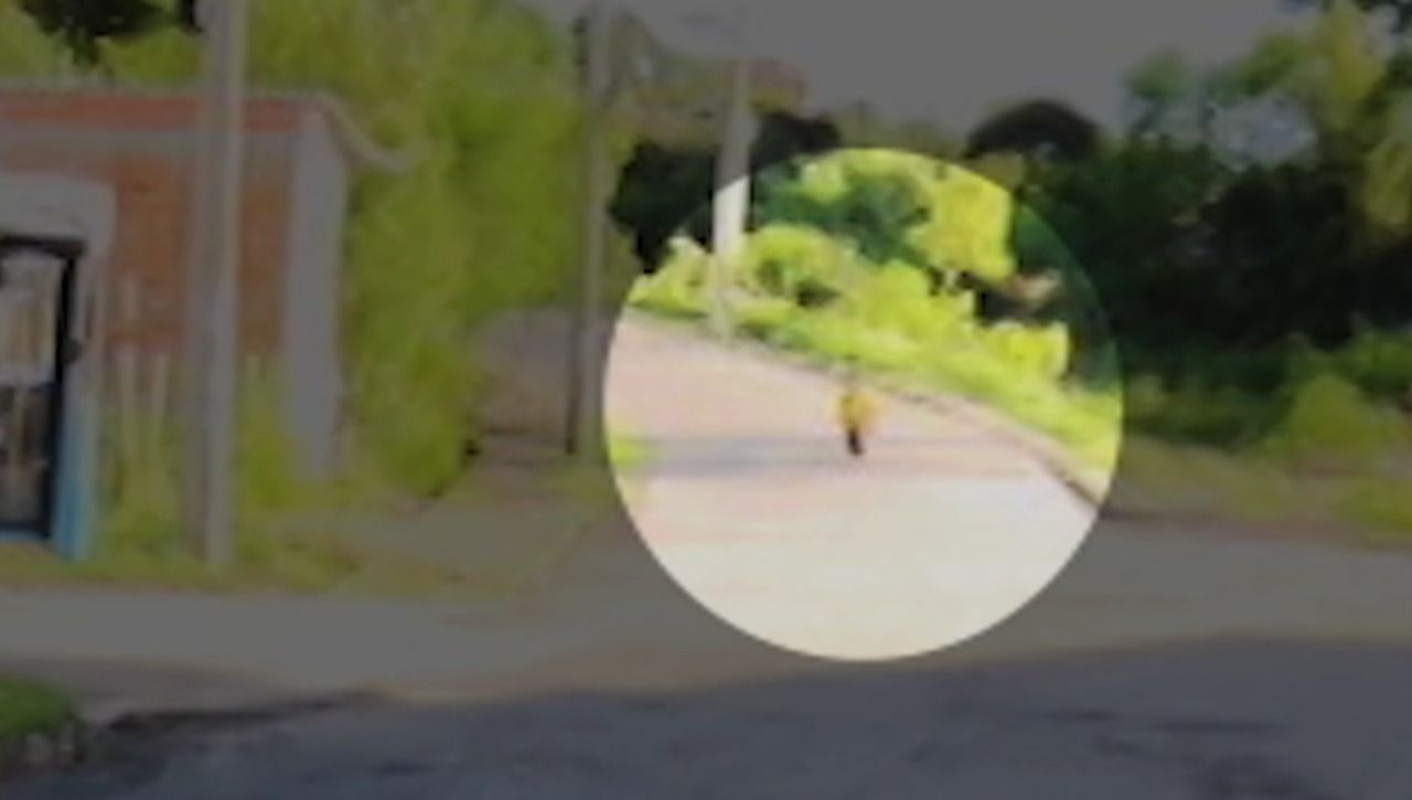 Suspeito de ameaçar equipes fugiram em uma moto (Foto: Reprodução/ TV Tribuna)
