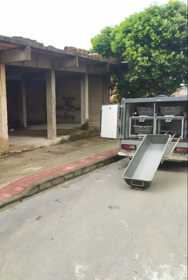 Corpo de jovem foi encontrado em construção abandonada (Foto: Júlia Afonso)